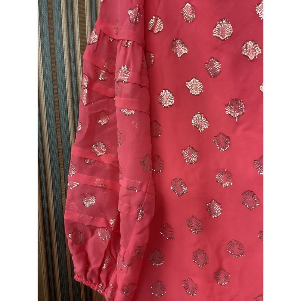 Lilly Pulitzer Coral Pink Long Sleeve Dress with Metallic
woman’s size 2 - Picture 2 of 7